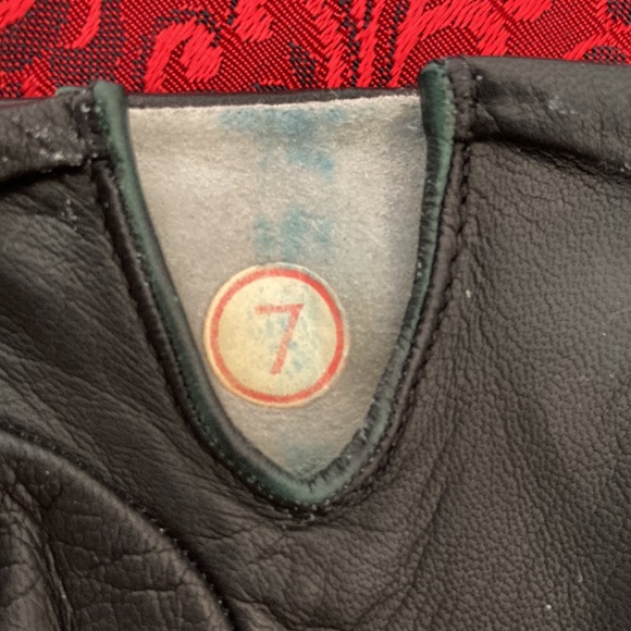 Leather gloves. - Picture 3 of 3